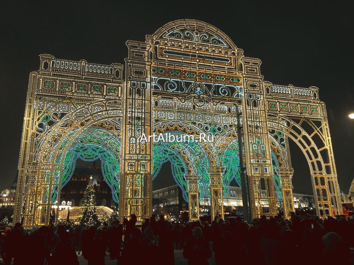 Световая арка в центре новогодней Москвы